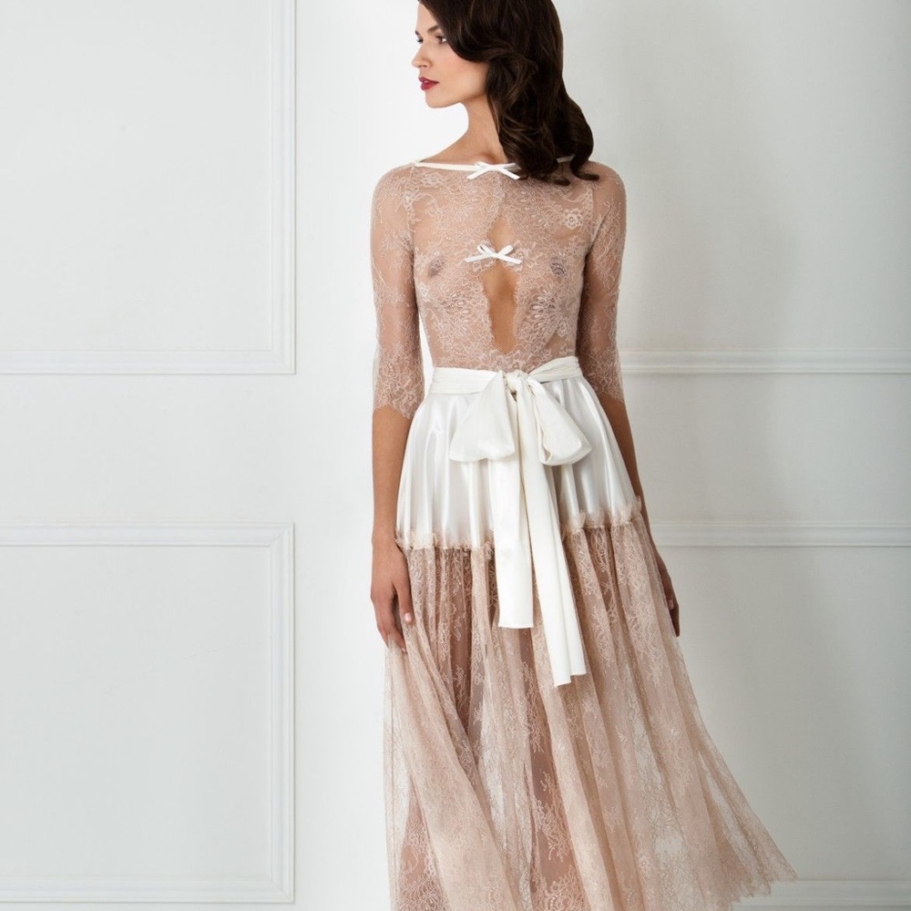 Amoralle French Lace Robe (NW)